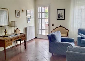 Villetta a schiera con giardino