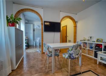 BASTIGLIA, APPARTAMENTO CON 3 CAMERE E GARAGE