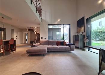 Villa In Vendita a Modena