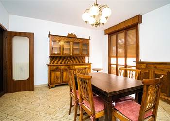 MONTALE: 3 CAMERE 2 PIANO