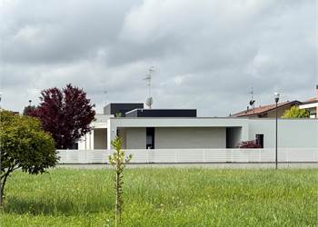 VILLETTA ABBINATA DI PROSSIMA COSTRUZIONE